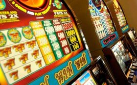 gkk99 slot ပလက်ဖောင်း — မြန်မာနိုင်ငံ ကစားသူများ online gaming ကစားနေသော မြင်ကွင်း